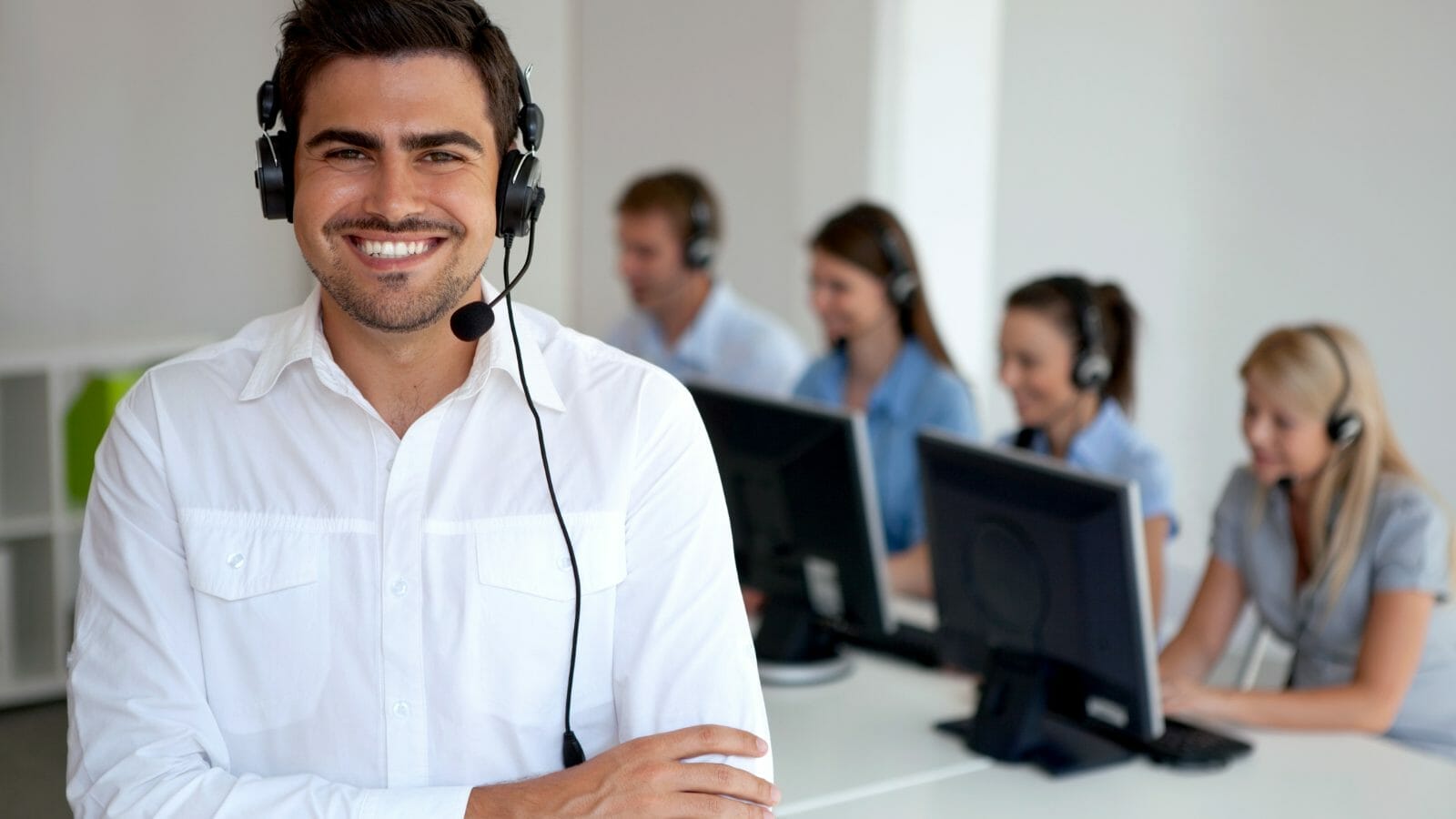 improve customer service with VoIP